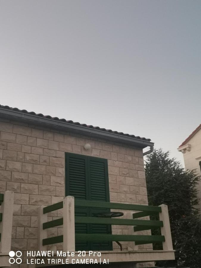 Apartmani Franceska Bol Exterior foto